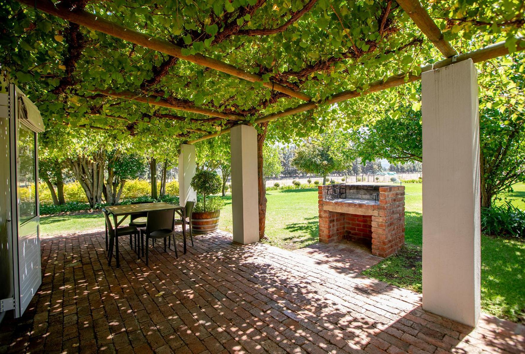 Saronsberg Vineyard Cottages Тулбаг Екстериор снимка